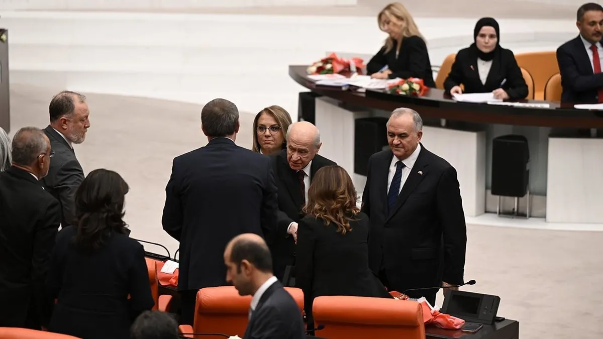 DEM Partili Bakırhan'dan Bahçeli'ye geçmiş olsun telefonu: Türkiye'nin size ihtiyacı var
