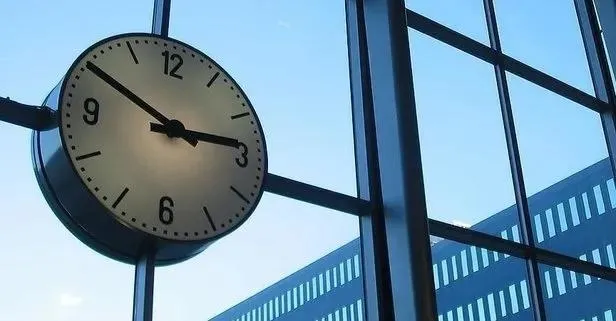 Berat Albayrak'ın bakanlığı döneminde başlayan kalıcı yaz saati uygulamasıyla 10 milyar kilovatsaat enerji tasarrufu sağlandı!