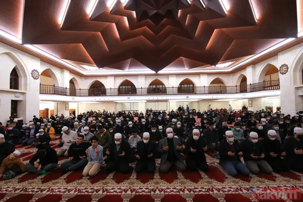 Miraç Kandilinde camiler doldu: Dualarla idrak edildi - 30