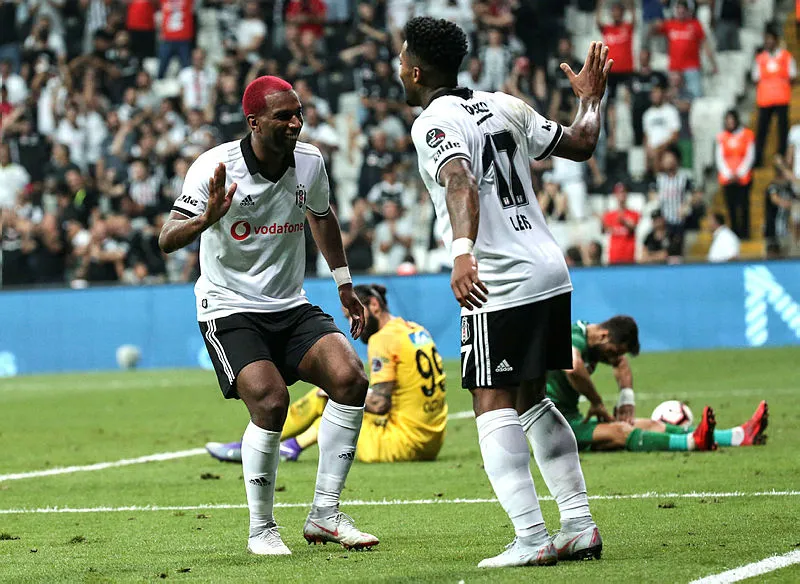 Ryan Babel Beşiktaş'ın tarihine geçti! - 3