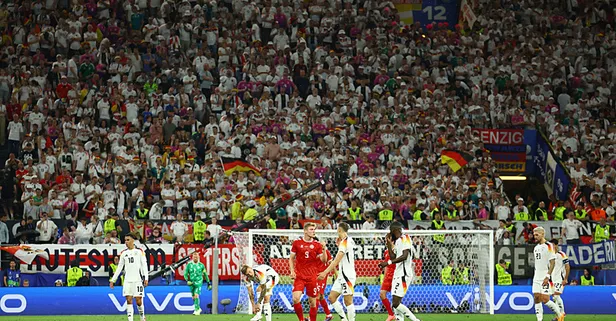 Almanya - Danimarka maçı yağmur molası sonrasında devam etti