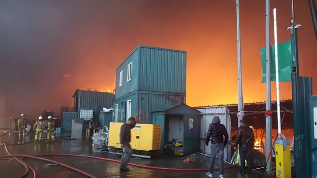 Son dakika: İstanbul Esenyurt'ta fabrika yangını! Giderek büyüyor-2
