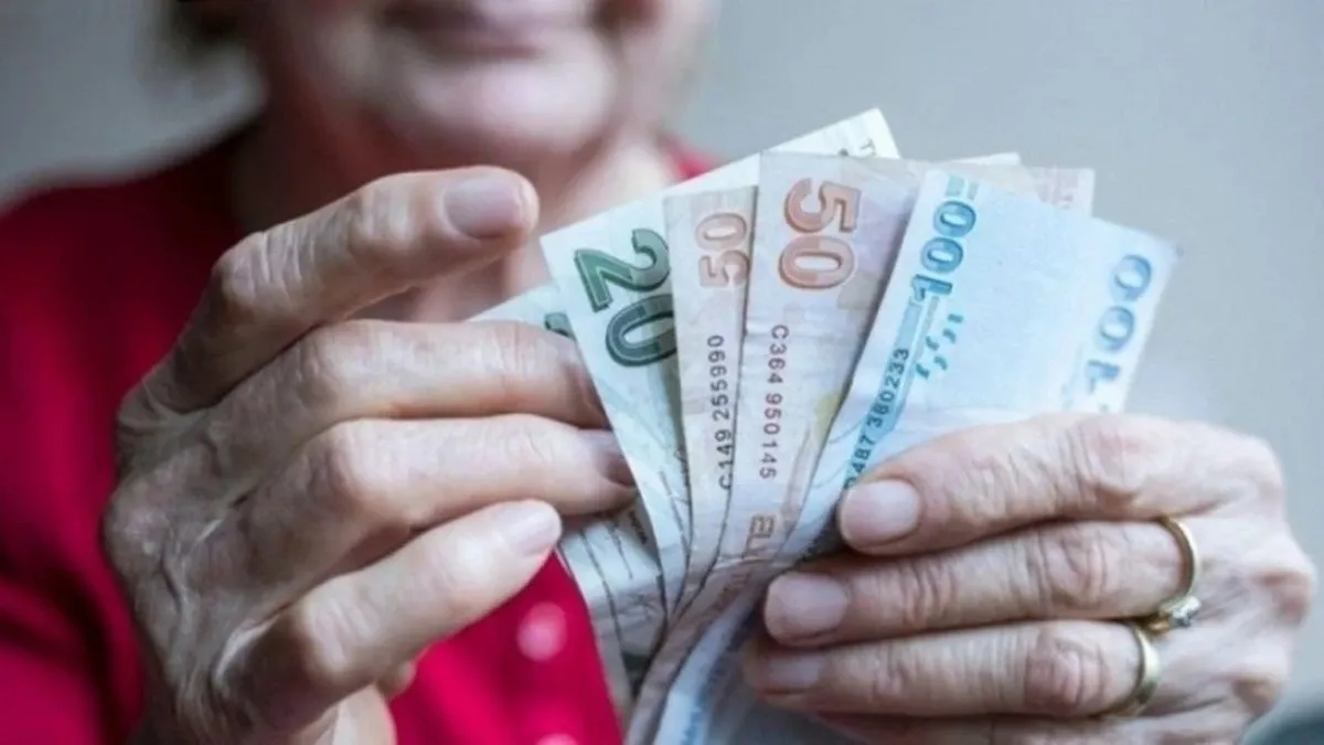 merkez-bankasi-ve-anket-verilerine-gore-2027-ocak-emekli-zam-oranlari-ve-yeni-taban-maas-tablosu-1787566994252.jpeg Emekliye 4'lü artış formülü: 2027 Ocak emekli zam oranları ve yeni taban maaş tablosu-4