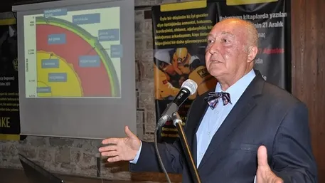 Ünlü profesör eşine dava açtı