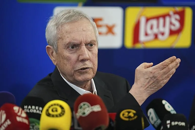 fenerbahce-baskani-aziz-yildirimdan-transfer-mujdesi-aziz-yildirim-mujdeyi-verdi-transfer-donemi-hizli-gececek-1789718972116.jpeg Aziz Yıldırım müjdeyi verdi! Transfer dönemi hızlı geçecek-5