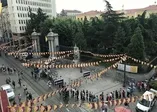 İstiklal Caddesi’nde “istikbal” kuyruğu (Video)