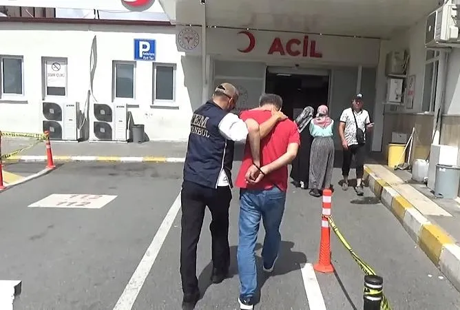 FETÖ’cü savcı enselendi!