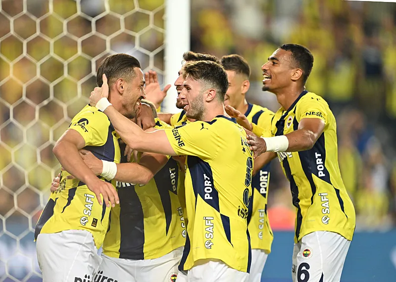 Spor yazarları Fenerbahçe - Lugano maçını değerlendirdi! 2 yıldıza büyük övgü - 8