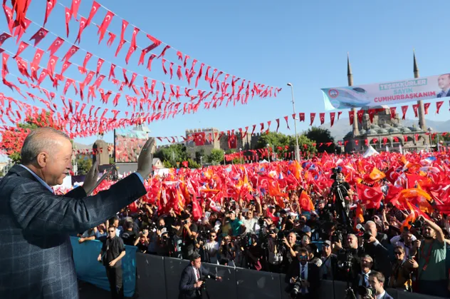 CHP Gençlik Kolları'nın algı operasyonuna AK Parti'den jet yanıt: Kasetle gelen genel başkanın gençliği de...