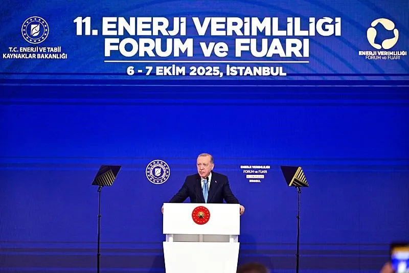 Başkan Recep Tayyip Erdoğan, İstanbul Kongre Merkezi'nde gerçekleştirilen 11. Enerji Verimliliği Forum ve Fuarı'na katılarak konuşma yaptı. (AA)