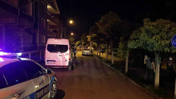 irakli-genc-adam-koprunun-ayaklarina-kendini-asti-1599425323055.jpg Adapazarı'nda Iraklı genç adam, köprünün ayaklarına kendini astı-2