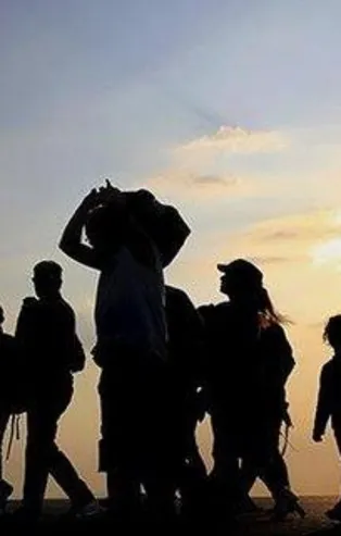 Balıkesir'de 76 düzensiz göçmen yakalandı
