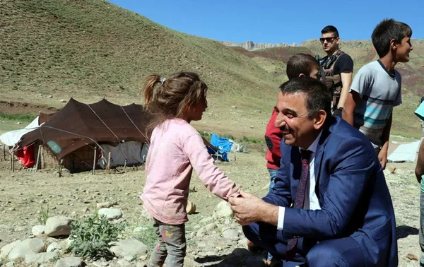son-dakika-terorden-temizlenen-siirt-herekol-dagindaki-cemikari-yaylasi-gocerleri-agirliyor-1623245651741.jpg SON DAKİKA: Terörden temizlenen Siirt Herekol Dağı'ndaki Çemikari Yaylası göçerleri ağırlıyor-5