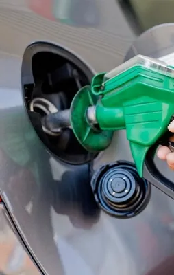Dolar düştü, benzine indirim geliyor!