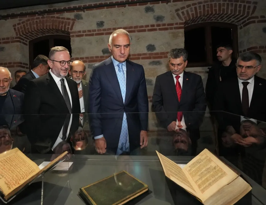 700 yıllık yazma eserler İstanbul’da bir araya geldi