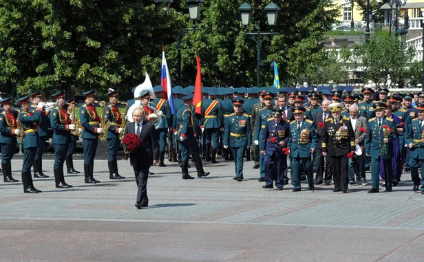 rus-ordusu-mu-ingiliz-ordusu-mu-daha-guclu-rusya-ingiltere-askeri-guc-karsilastirmasi-nasil-ve-kac-askeri-var-1624452720411.jpg Rus ordusu mu İngiliz ordusu mu daha güçlü? Rusya İngiltere askeri güç karşılaştırması nasıl ve kaç askeri var?-2