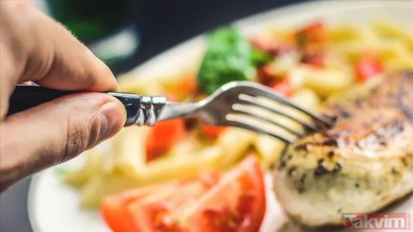 🍽️ Ne Yapmalı? Uzmanlar, Doğal Ve İşlenmemiş Gıdaların Tercih Edilmesinin Hem Genel Sağlık Hem De Ruh Sağlığı Açısından Daha Güvenli Bir Yol Olduğunu...