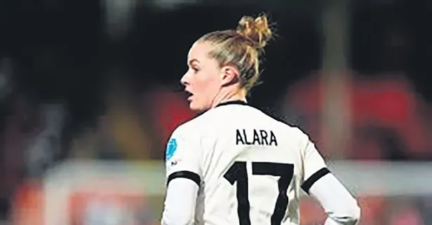 Almanya’da futbolcu Alara Şehitler, Neonazi baskısına uğradı!