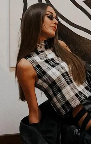 Dilan Çiçek Deniz iddialı pozlarıyla sosyal medyaya damga vurdu!