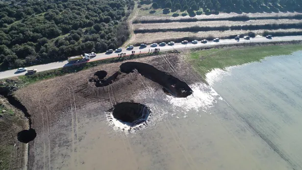 Menderes'te yeni bir düden daha oluştu-4