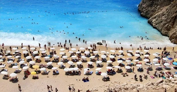 Antalya'ya 1 günde 9 ülkeden 36 uçak geldi