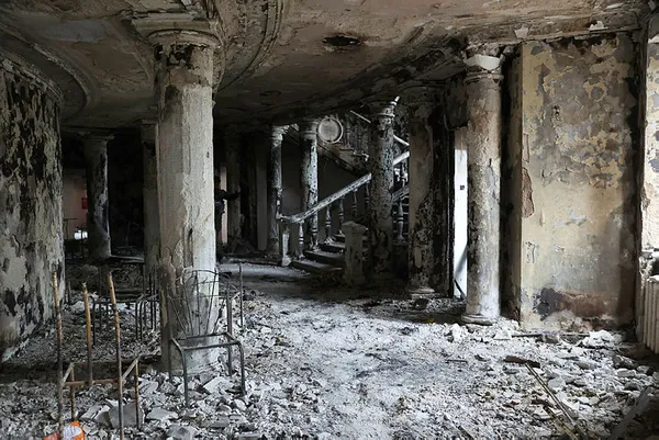 Mariupol'da korkunç bilanço: 600 sivile mezar olan tiyatro!-3