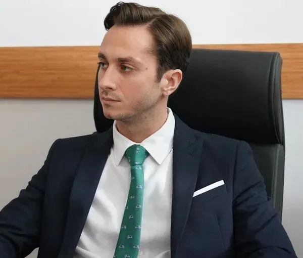 yargi-89-bolum-fragmani-erenin-evlat-acisi-cigerleri-yakti-tugce-olecek-mi-1711462650644.jpeg Eren'in evlat acısı ciğerleri yaktı! Tuğçe'nin akıbeti ne olacak? Yargı 89. bölüm fragmanı-4