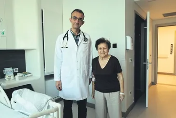 Karın ağrısı diye gitti kalp krizi çıktı: 80 yaşındaki Tülin Güzel kapalı yöntemle hayata tutundu