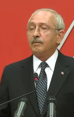 CHP'de muhalif kadına tuvalet cezası!