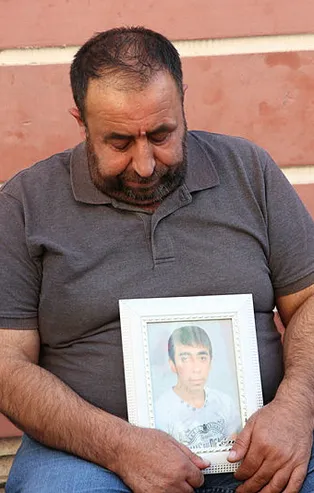 Diyarbakır'da evlat nöbeti sürüyor! "Oğlumu almadan dönmeyeceğim"