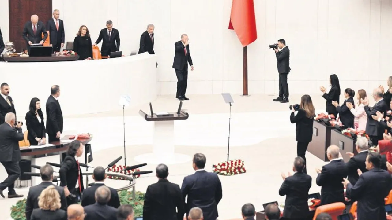 Özel’den tepkilere yanıt:‘Gerekirse tekrar ayağa kalkacağım’