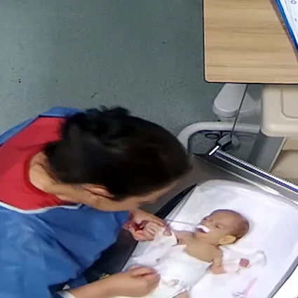 Bebeğe hemşire şiddeti kamerada!