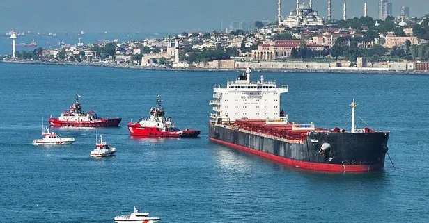 İstanbul Boğazı’nda karaya oturan yük gemisi kurtarıldı! Gemi trafiği normale döndü