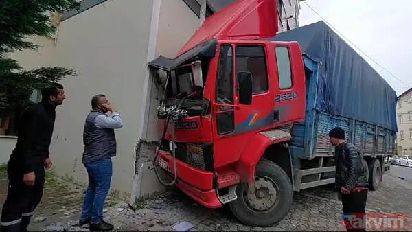 Kocaeli'de facianın eşiğinden dönüldü: Park halindeyken kamyon hareket etti! - 8