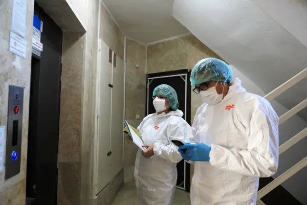 vaka-oraninin-iki-katina-ciktigi-yogun-bakim-doluluk-oraninin-yuzde-71den-fazla-oldugu-antalyada-ek-tedbirler-alindi-1607927969259.jpg Vaka oranının iki katına çıktığı yoğun bakım doluluk oranının yüzde 71'den fazla olduğu Antalya'da ek tedbirler alındı-16