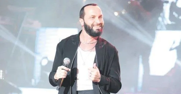 Şarkıcı Berkay'dan Tiny House kararı! Arazisine inşaat firmalarından teklif yağsa da şarkıcı kendi bildiğini okudu