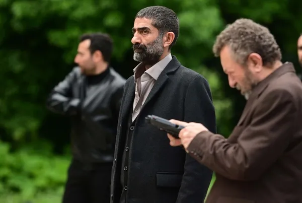 ben-bu-cihana-sigmazam-zirveye-demir-atti-aksiyon-bir-an-olsun-dinmedi-iste-son-bolumde-yasananlar-1685547296602.jpg Ben Bu Cihana Sığmazam zirveye demir attı! Aksiyon bir an olsun dinmedi! İşte son bölümde yaşananlar...-5