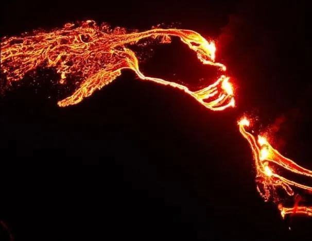 900 yıldır uykuda olan volkanik sistem lav püskürttü