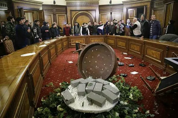 son-dakika-ermenistan-basbakani-nikol-pasinyan-istifa-etmeyi-dusunmuyor-1605519486735.jpg SON DAKİKA: Ermenistan Başbakanı Nikol Paşinyan istifa etmeyi düşünmüyor-4