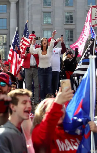 Washington sokaklarında arbede! Trump ve Biden yanlıları karşı karşıya