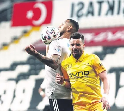 Sergen Yalçın’dan öğrencilerine uyarı: Artık kredimiz yok!