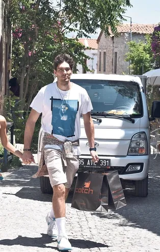 Dünya evine yeni giren Cedi Osman ve Ebru Şahin için markalar sıraya girdi! 5 milyon dolarlık...