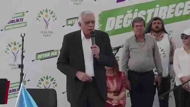 pkk-ile-yatan-bolucu-kalkar-7li-koalisyon-ihanet-cukuruna-dustu-hdp-ozerklik-istedi-kilicdaroglu-ile-mutabikiz-1683725794751.jpeg PKK ile yatan bölücü kalkar! 7'li koalisyon ihanet çukuruna düştü: HDP özerklik istedi "Kılıçdaroğlu ile mutabıkız uymazsa hesap sorarız" dedi-4