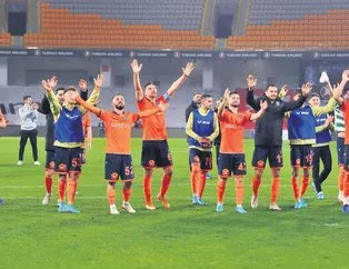Başakşehir Emre Belözoğlu ile 12’den vurdu