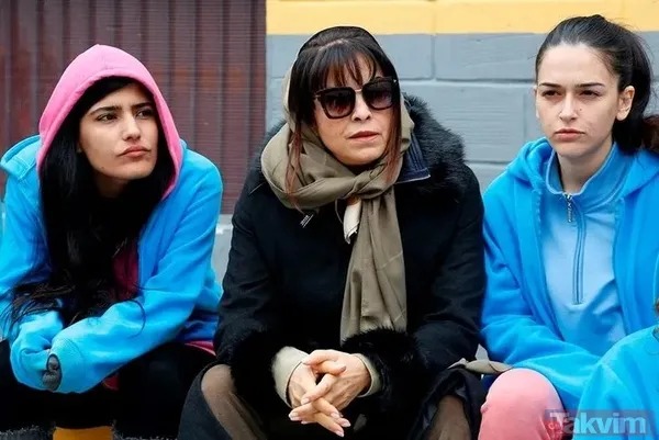 Avlu Dizisinde Canlandırdığı Kudret Karakterş Şle Hafızalardan Silinmeyen Başarılı Oyuncu Nursel Köse, Katıldığı Bir Canlı Yayında İtirafta Bulundu. 14 Yıldır...