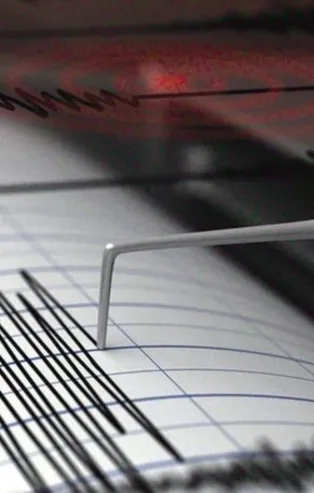 Papua Yeni Gine'de 6.4 büyüklüğünde deprem!