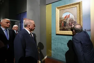 Başkan Erdoğan İstanbul'un Fethi'nin 571'inci yıl dönümünde Fatih Sultan Mehmet Sergisi’ni gezdi