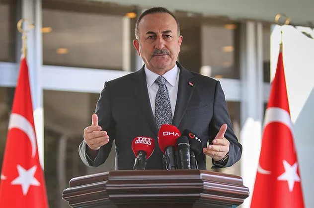Dışişleri Bakanı Mevlüt Çavuşoğlu'ndan Almanya'da camiye yapılan çirkin harekete sert tepki!