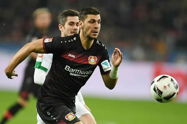 Galatasaray'da stopere son aday Dragovic! Fatih Terim onay verdi...