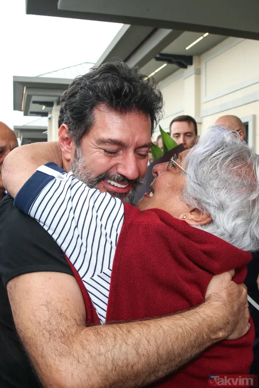 Aylar sonra Türkiye'ye dönen Hakan Atilla'nın karşılanmasında duygu dolu anlar yaşandı - 32